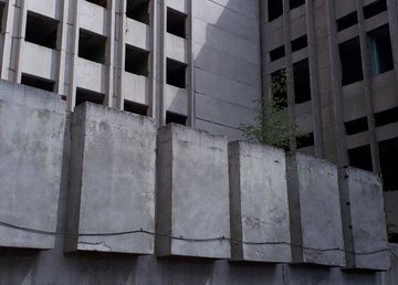 Полиция расследует обстоятельства гибели женщины на территории завода в городе Харькове