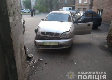 Полиция расследует обстоятельства смерти водителя автомобиля такси в Харькове Полиция расследует обстоятельства смерти водителя автомобиля такси в Харькове