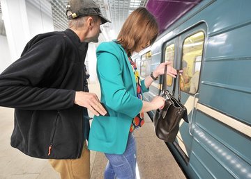 Полиция разоблачила харьковчанина в ограблении пассажирки метро