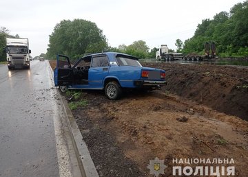 Полиция разыскивает водителя, который совершил ДТП и скрылся с места происшествия Полиция разыскивает водителя, который совершил ДТП и скрылся с места происшествия