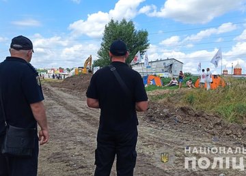 Полиция устанавливает обстоятельства конфликта во время акции возле станции метро «Киевская» (ОБНОВЛЕНО)