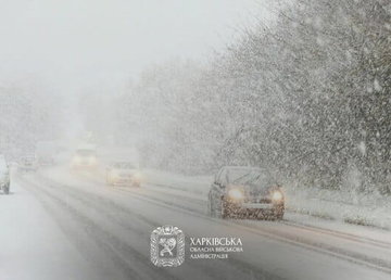 «Понад 100 фахівців дорожніх служб працюють зараз на автошляхах Харківщини», – Олег Синєгубов