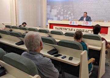 Постоянно работаем над увеличением количества центров массовой вакцинации. Михаил Черняк Постоянно работаем над увеличением количества центров массовой вакцинации. Михаил Черняк