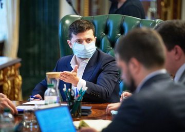 Правительство Украины обеспокоено ростом числа заболевших. Правительство Украины обеспокоено ростом числа заболевших.