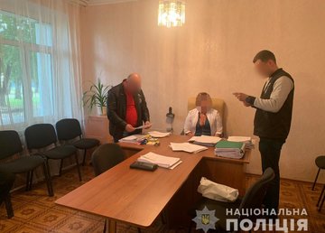 Правоохранители разоблачили в получении взятки главного врача одного из медицинских учреждений на Харьковщине