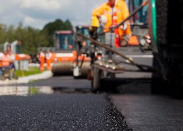 Проезжую часть на улице Фонвизина полностью отремонтируют Проезжую часть на улице Фонвизина полностью отремонтируют