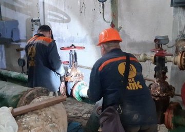 Ремонтные бригады ежедневно устраняют дефекты на тепловых сетях