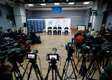 Роботи з будівництва фортифікаційних споруд проходять за планом