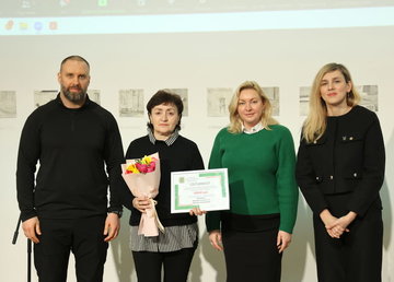 Родинам з сімейними формами виховання вручили сертифікати на 50 тисяч гривень