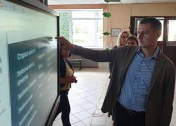 Роман Семенуха с рабочей поездкой посетил Валковскую громаду Роман Семенуха с рабочей поездкой посетил Валковскую громаду