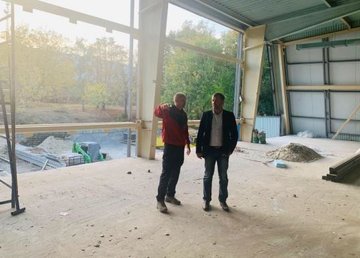 Руслан Тихонченко ознакомился с ходом работ по реконструкции ФОК «Донец» Руслан Тихонченко ознакомился с ходом работ по реконструкции ФОК «Донец»