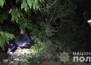 Следователи харьковской полиции сообщили о подозрении мужчине, который в течение часа напал на двух женщин