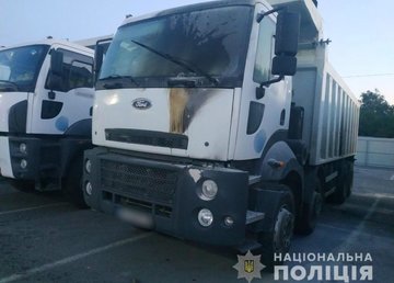 Следователи расследуют уголовное производство по факту поджога автомобилей в Киевском районе Харькова Следователи расследуют уголовное производство по факту поджога автомобилей в Киевском районе Харькова