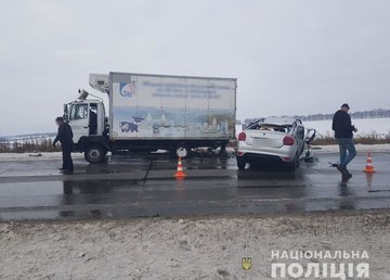 Следователи устанавливают обстоятельства гибели девушки в ДТП на Харьковщине