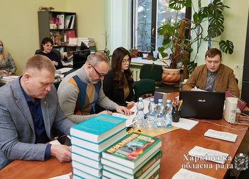 Состоялось заседание постоянной комиссии по вопросам информационной политики, связей с общественностью и цифровой трансформации