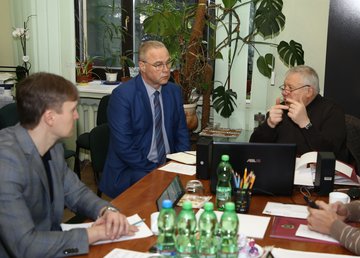 Состоялось заседание постоянной комиссии по вопросам развития транспорта и связи областного совета Состоялось заседание постоянной комиссии по вопросам развития транспорта и связи областного совета