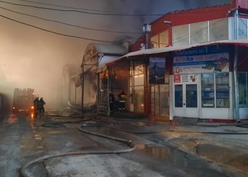 Спасатели, рискуя своей жизнью, продолжают ликвидировать последствия вражеских обстрелов Спасатели, рискуя своей жизнью, продолжают ликвидировать последствия вражеских обстрелов