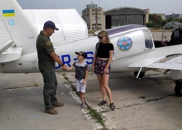 Сын погибшего десантника из Харьковщины Дмитрия Приходько поднялся в небо над Харьковом Сын погибшего десантника из Харьковщины Дмитрия Приходько поднялся в небо над Харьковом