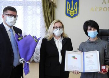 Татьяна Егорова-Луценко поздравила работников пищевой промышленности области с профессиональным праздником