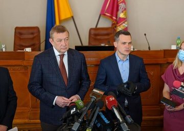 Сегодня состоялось условное страхование всех медицинских работников области. Алексей Кучер