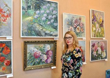 В галерее «Искусство Слобожанщины» пройдет встреча с автором выставки «Вальс цветов» В галерее «Искусство Слобожанщины» пройдет встреча с автором выставки «Вальс цветов»