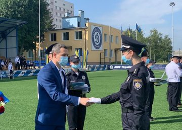 Алексей Кучер поздравил молодых офицеров университета внутренних дел с завершением обучения