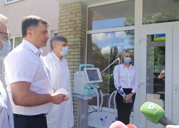 Областная инфекционная больница получила новый аппарат ИВЛ