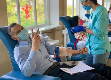 Глава ХОГА и нардепы присоединились к мероприятиям по случаю Международного дня донора крови Глава ХОГА и нардепы присоединились к мероприятиям по случаю Международного дня донора крови