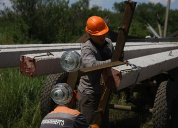 У деокупованому селі Велика Комишуваха повернули світло більшості споживачів