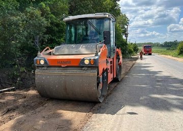 У Харківській області ремонтують дорогу, яка проходить через Безлюдівку та Хорошеве У Харківській області ремонтують дорогу, яка проходить через Безлюдівку та Хорошеве