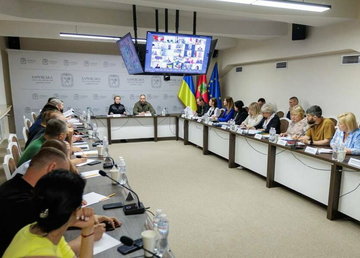 У Харківській ОВА обговорили питання гуманітарного реагування на виклики, пов'язані з повномасштабною війною У Харківській ОВА обговорили питання гуманітарного реагування на виклики, пов'язані з повномасштабною війною