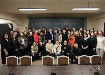 У Харківській ОВА відбувся відкритий діалог студентської спільноти із заступником Міністра молоді та спорту України