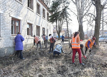 У Краснограді учасники «Армії відновлення» ремонтують гуртожиток для ВПО
