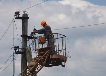 У ще одному селі Харківського району відновили електропостачання