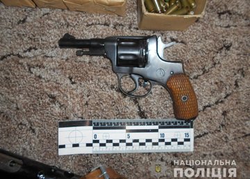 У жителя Харьковщины полицейские обнаружили арсенал оружия У жителя Харьковщины полицейские обнаружили арсенал оружия