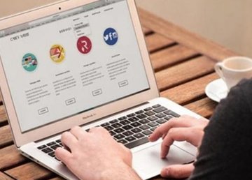 Украинцев призывают доверять информации только из официальных источников
