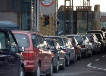 Украинцев призывают при пересечении границы выбирать более свободные пункты пропуска