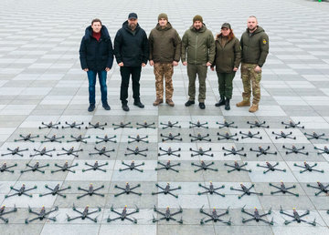 Українським захисникам передали 65 FPV-дронів