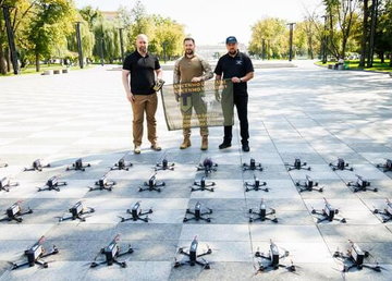 Українським захисникам передали чергову партію квадрокоптерів
