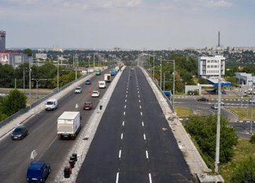 В 17:00 будет открыто движение на второй части Коммунального моста В 17:00 будет открыто движение на второй части Коммунального моста