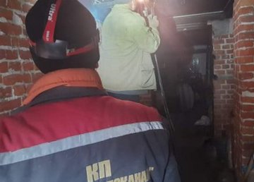 В части пострадавшего от обстрела доме восстановили водоснабжение  В части пострадавшего от обстрела доме восстановили водоснабжение