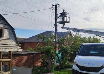 В Чугуеве возобновили электроснабжение после обстрелов В Чугуеве возобновили электроснабжение после обстрелов