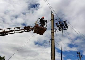 В двух селах Золочевской громады возобновили работу электрических сетей В двух селах Золочевской громады возобновили работу электрических сетей