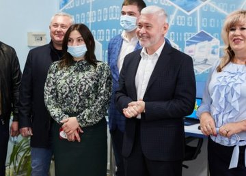 В гимназии №152 открылся современный компьютерный класс 