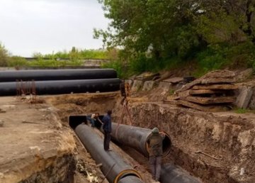 В городе продолжают перекладывать теплосети В городе продолжают перекладывать теплосети