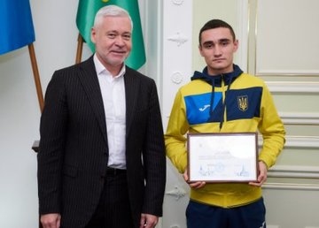 В горсовете наградили лучших боксеров Харькова В горсовете наградили лучших боксеров Харькова