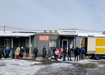 В Харьков продолжает поступать гуманитарная помощь и снаряжение для военных В Харьков продолжает поступать гуманитарная помощь и снаряжение для военных