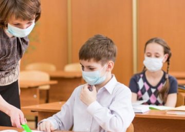 В Харькове 85% работников образования вакцинировались от COVID-19