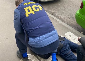 В Харькове милиция разоблачила группу лиц, которые пытались отобрать у мужчины квартиру