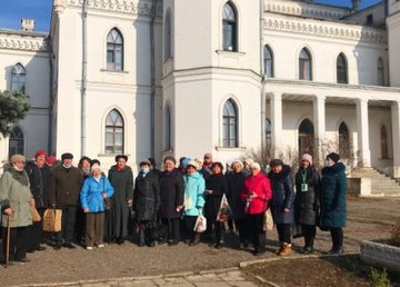 В Харькове организовали экскурсии для ветеранов в Шаровку и Пархомовку 